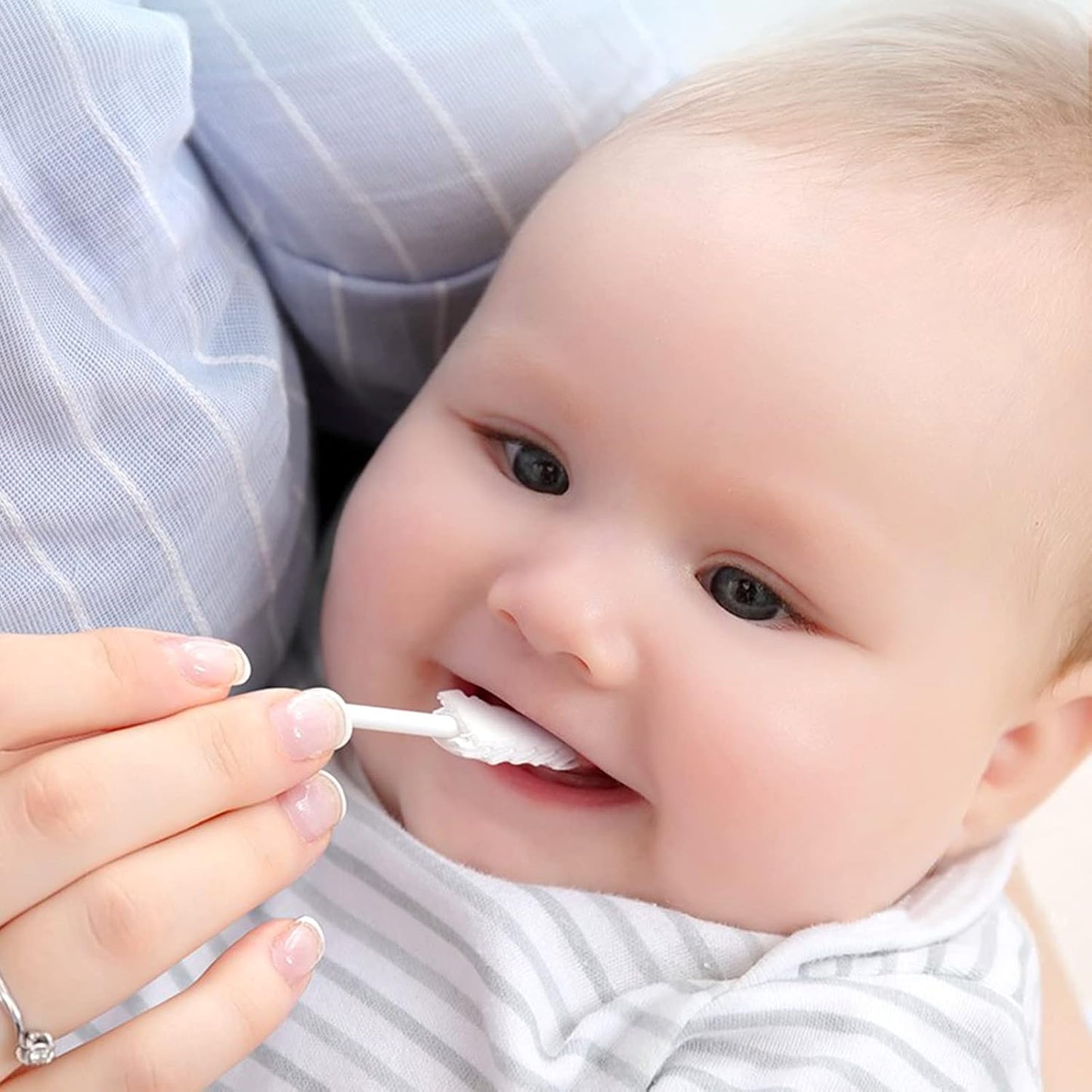 30 Pcs Baby Oral Cleaner Disposable Soft Gauze Infant Toothbrush, First Toothbrush Oral Gum Cleaning Stick Dental Care for Mouth Tongue Cleaning